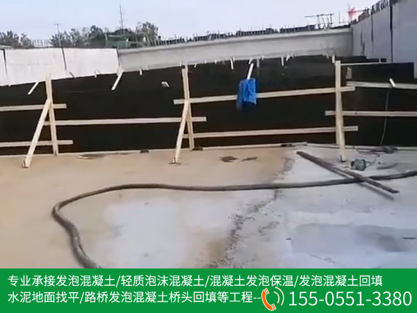 路(lù)橋發泡混凝土(tǔ)橋頭回填案例